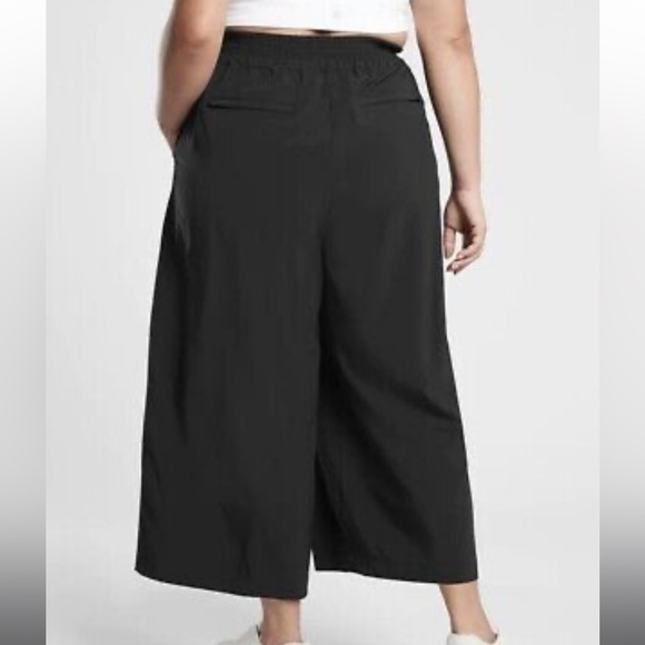 Athleta Women's Black Brooklyn Wide Leg Crop Pant - Picture 2 of 10